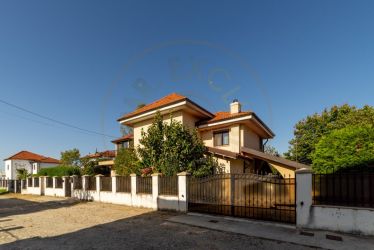 0% Comision Casa 6 camere+teren 726 mp-Calinesti-Ciocanesti-8km de Pit