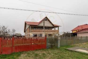 0% Comision !  Casa P + 1 + teren 1000 mp - in comuna Fagetelu 