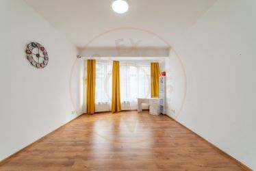 0% Comision Spatiu central Pitesti-zona Fratii Golesti+TVA!