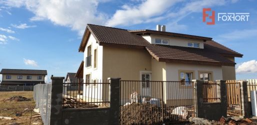 1/2 Duplex 4 camere de vanzare Mosnita 