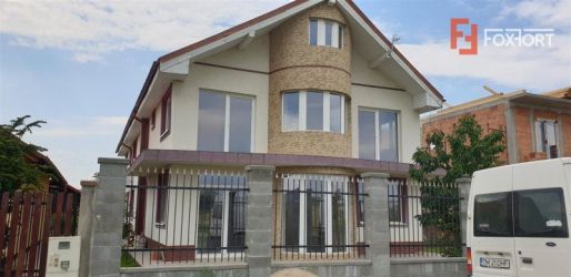 1/2 duplex 6 camere de vanzare Mosnita Noua - ID V363