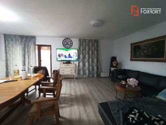 1/2 Duplex de vanzare in Mosnita Veche.