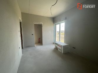 1/2 Duplex unit prin camera tehnica, la asfalt - V1943