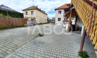 1200 mp teren cu casa individuala de  renovat in zona buna din Sibiu