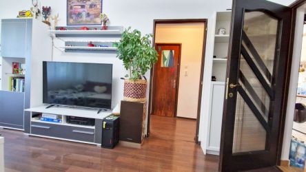 2 camere cu balcon scăldat de soare, gata să te primească în Alexa