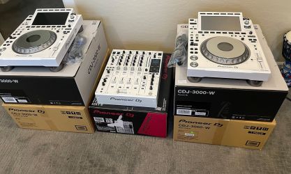 2x Pioneer CDJ-3000-W +1 DJM-900NXS2-W/Pioneer CDJ 3000/ DJM-A9 Mixer
