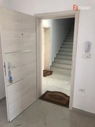 3 camere terasa + curte de vanzare in GIROC - ID V93