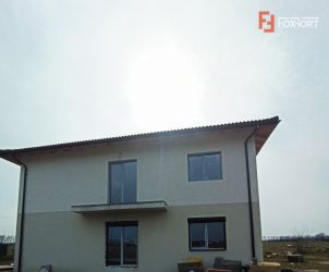 Ansamblu de 3 apartamente
