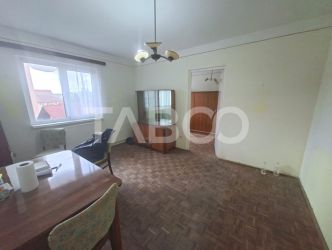 Apartament 2 camere de vanzare strada Luptei la etajul 3