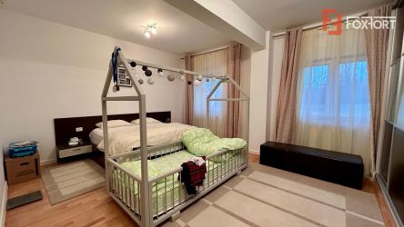 Apartament 2 camere, decomandat 79 mp utili, zona Aradului