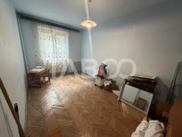 Apartament 2 camere decomandat parter gradina zona Negoiu