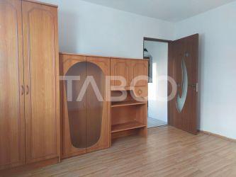 Apartament 2 camere decomandate 35 mp parter zona Stejarului Cisnadie