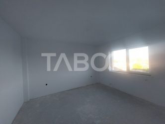 Apartament 2 camere decomandate 50 mp utili terasa parcare Sebes Alba