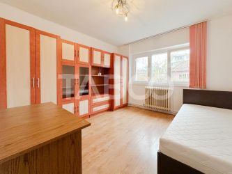 Apartament 2 camere decomandate de vanzare cartierul Intre Lacuri 