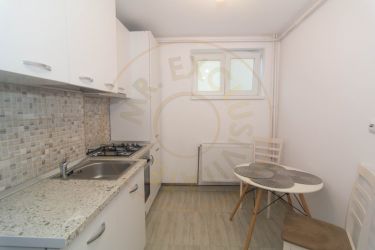 Apartament 2 camere, etaj 1, central, Pitesti