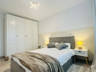 Apartament 2 camere renovat 2025, metrou 1 min – fără comision!