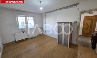 Apartament 2 camere semidecomandat zona Tudor Vladimirescu etaj 4