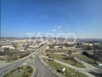 Apartament 3 camere 2 bai 64 mpu bloc cu lift in zona Vasile Aaron