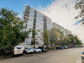 Apartament  3 camere, 2 bai, bloc  1995, eficient energetic, zona Vita