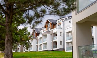 Apartament 3 camere 2 bai  cu priveliste spre munti si loc de parcare