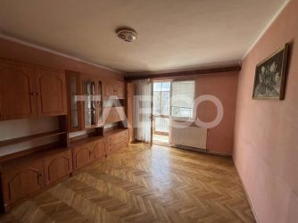 Apartament  3 camere 50 mp utili +4mp balcon utili zona Mihai Viteazul