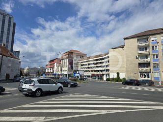 Apartament 3 camere 54mpu etaj 1 balcon zona Centrala Sibiu