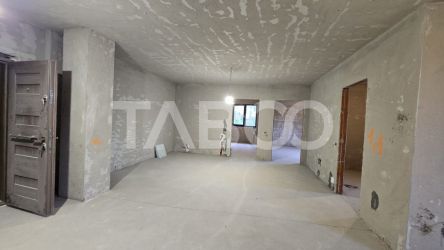 Apartament 3 camere 75 mpu parcare zona Vivo Manastur etaj intermediar