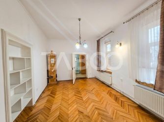 Apartament 3 camere 80 mpu etaj 1 zona Centru Istoric 