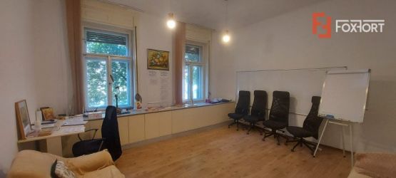 Apartament 3 camere, 90mp, parter inalt, zona Sinaia-Centru - V2388