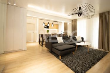 Apartament 3 camere de inchiriat 2 locuri de parcare piscina pe bloc