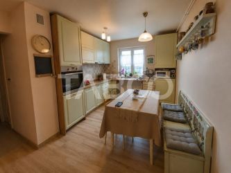 Apartament 3 camere de vanzare mobilat in Manastur zona Negoiu etaj 3