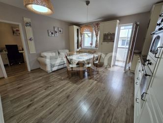 Apartament 3 camere de vanzare mobilat parcare balcon Tilisca Sibiu