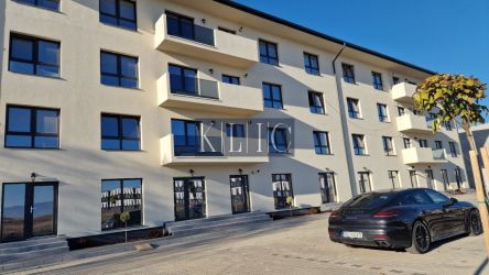 Apartament 3 camere de vanzare P+3E balcon parcare zona Doamna Stanca 