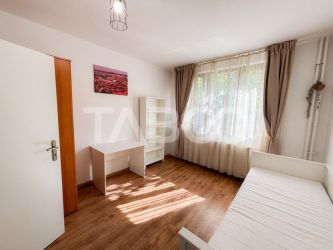 Apartament 3 camere de vanzare pe strada Horea etaj 1