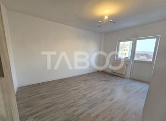 Apartament 3 camere decomandat 2 bai balcon Mihai Viteazul Sibiu