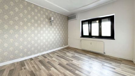 Apartament 3 camere, decomandat, 2 bai, vedere libera, Vitan.