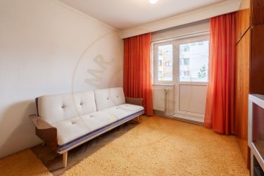 Apartament 3 camere - decomandat - 2 balcoane, vedere pe 2 părți –