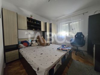 Apartament 3 camere decomandat 68mpu cu balcon zona Siretului Sibiu