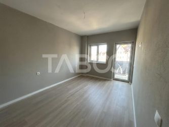Apartament 3 camere decomandat cu doua balcoane 84 mp zona Turnisor
