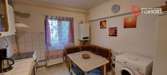 Apartament 3 camere, decomandat, zona Dambovita - V1795