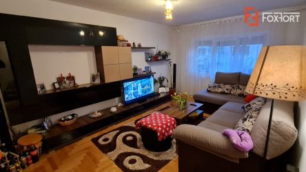 Apartament 3 camere, etaj 1, decomandat - zona Lunei - ID V3147