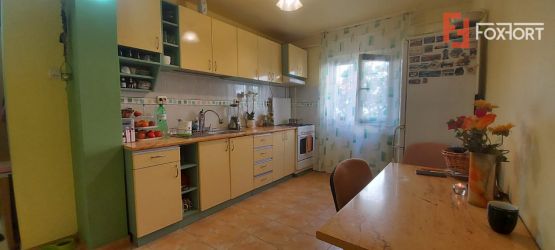 Apartament 3 camere, etaj 2, zona Dambovita - V2597