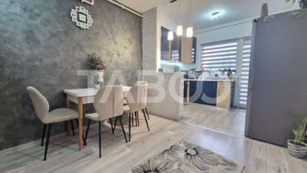 Apartament 3 camere la etajul 1 cu balcon garaj parcare si curte