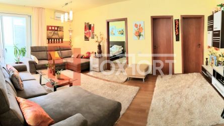 Apartament 3 camere, Lipovei - loc de parcare, balcon