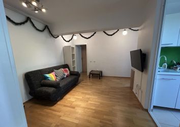 Apartament 3 camere | Lujerului | Centrala Proprie | Loc de parcare