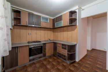 APARTAMENT 3 CAMERE MIOVENI