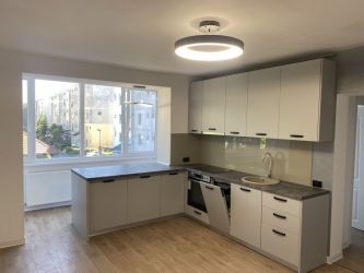 Apartament 3 camere renovat Tractorul / 13 decembrie