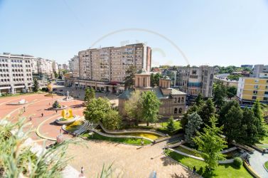 Apartament 4 camere +boxa, ultracentral Pitesti