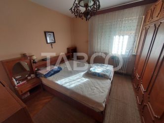Apartament 4 camere decomandate de vanzare 2 bai zona Strand in Sibiu