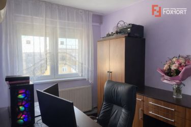 Apartament 4 camere, semidecomandat - Vlaicu, Arad